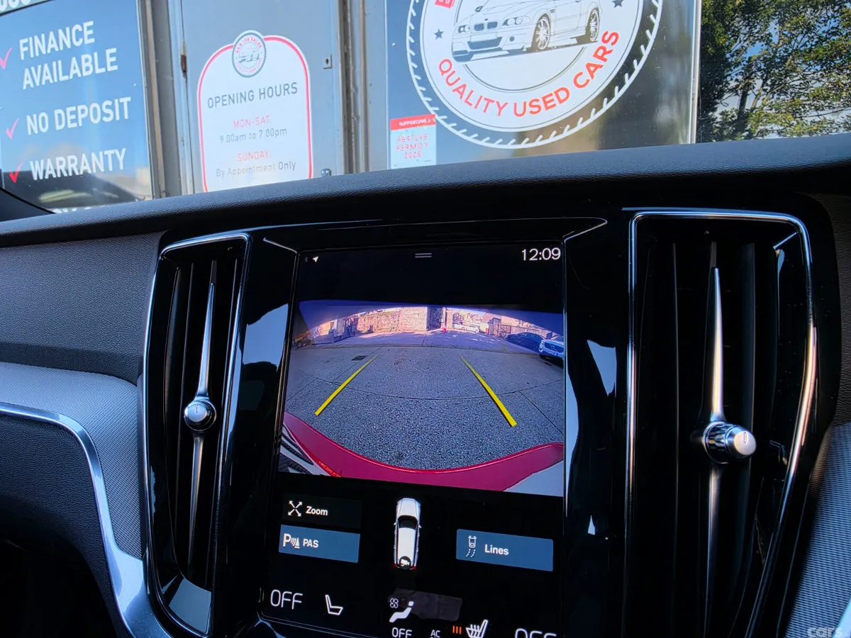 Volvo V60 Estate, Petrol Hybrid, 2022, Red
