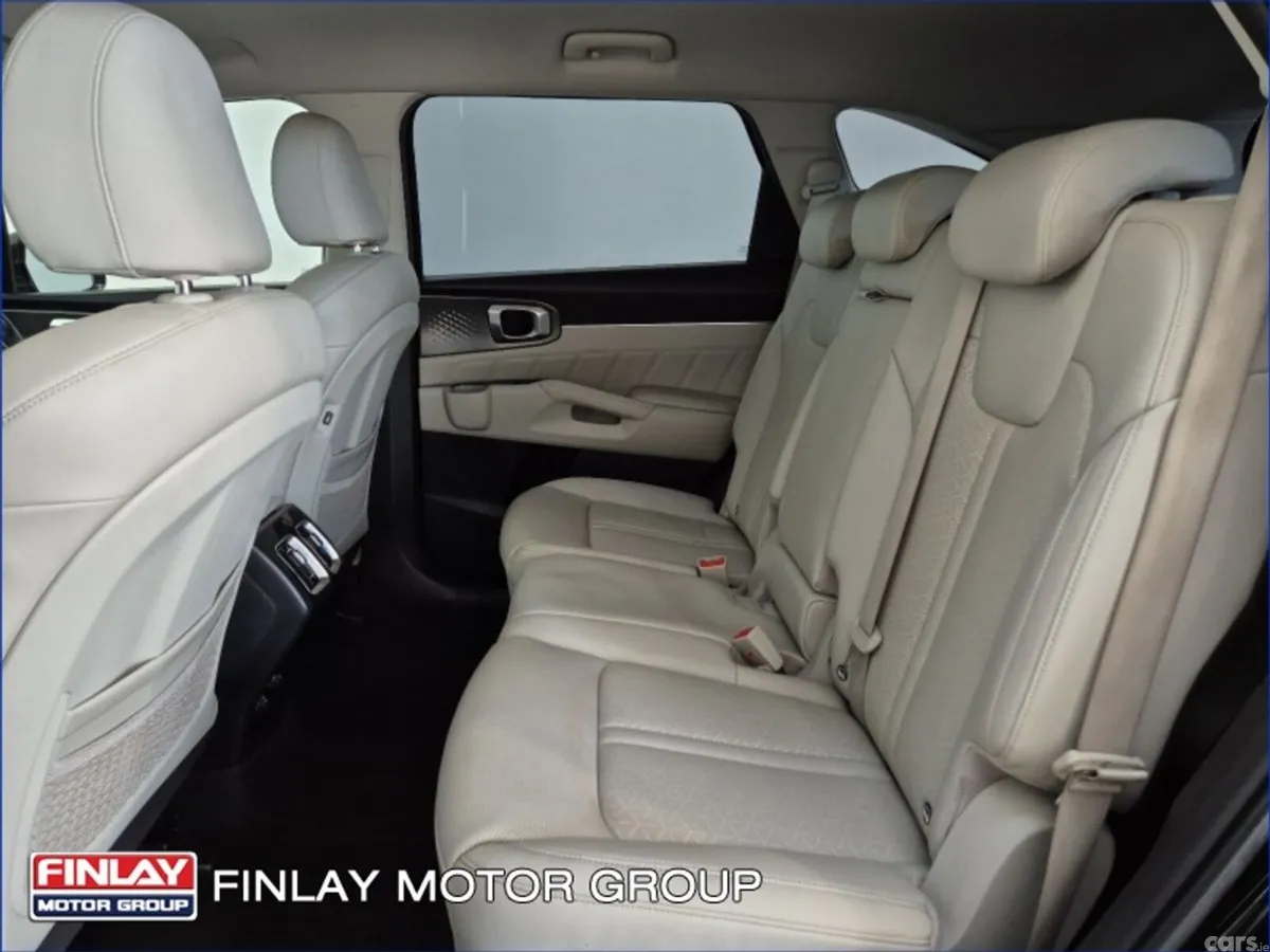 Kia Sorento SUV, Petrol Plug-in Hybrid, 2022, Black