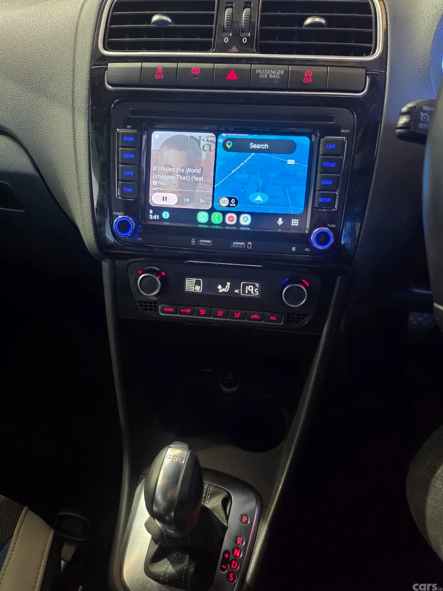 Volkswagen Polo Hatchback, Petrol, 2014, Blue