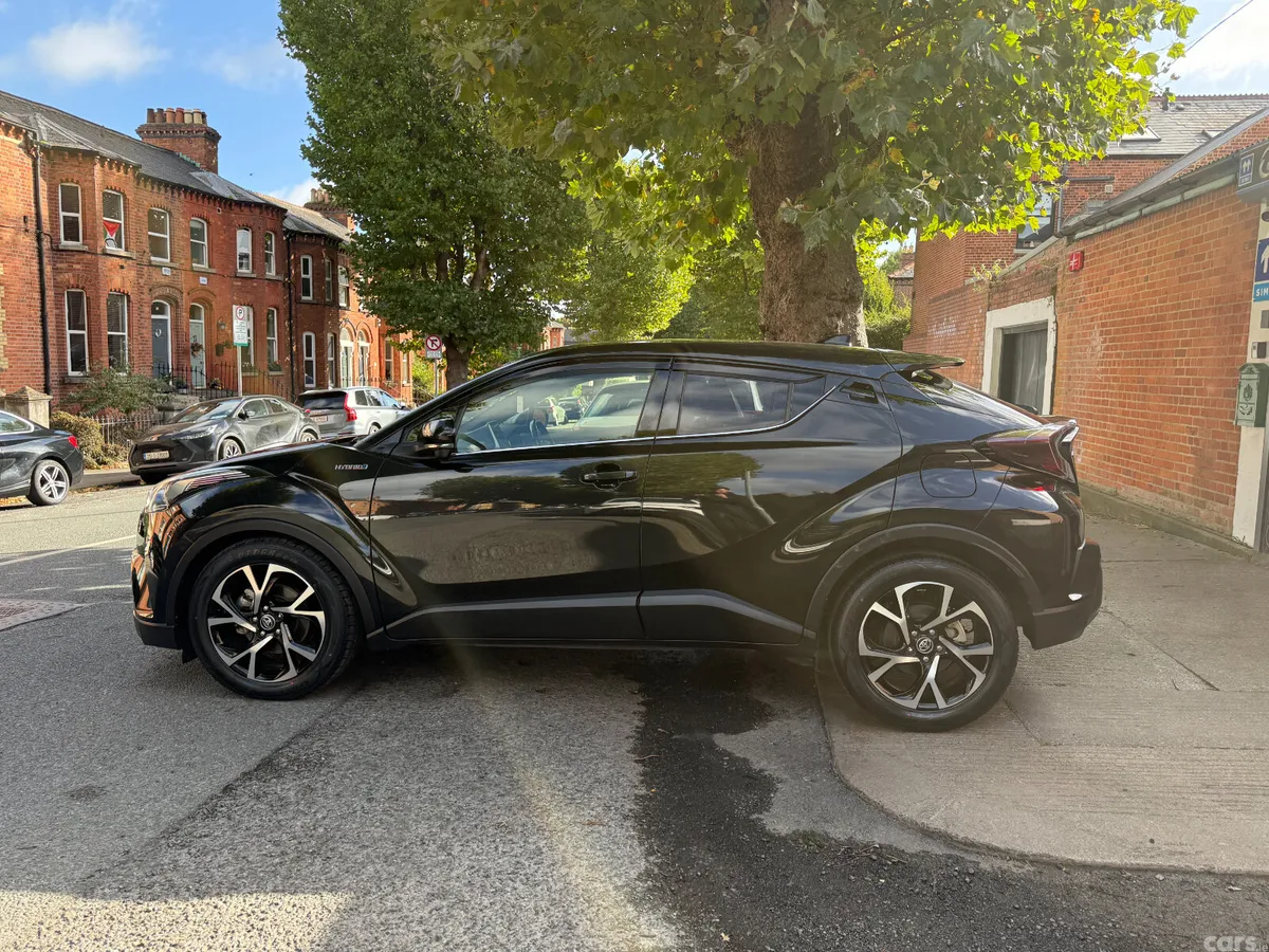Toyota C-HR MPV, Petrol Hybrid, 2017, Black