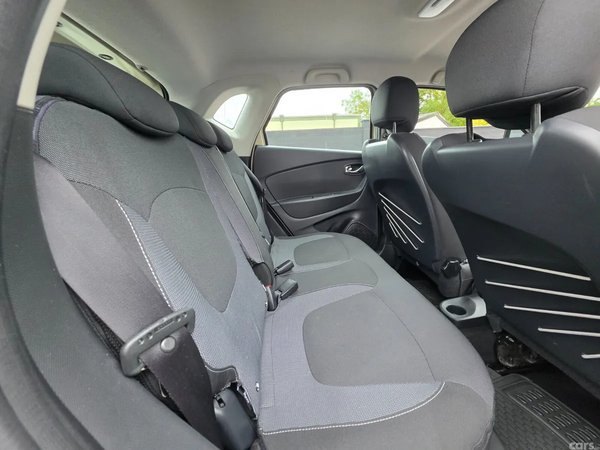 Renault Captur Hatchback, Diesel, 2016, White