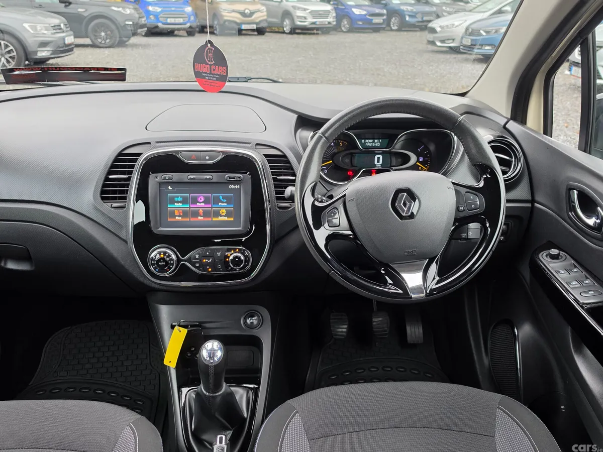 Renault Captur Hatchback, Diesel, 2016, White