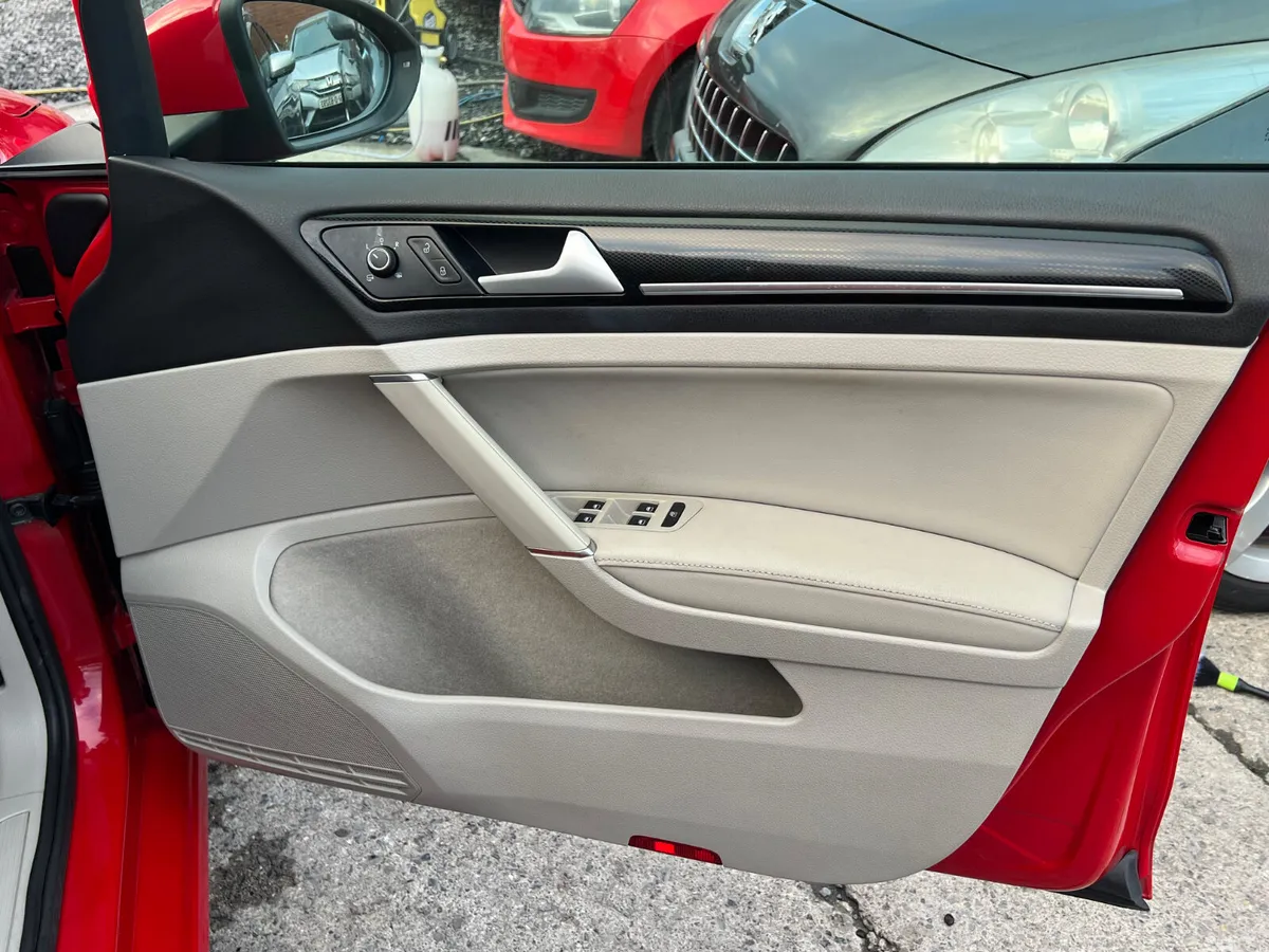 Volkswagen Golf Hatchback, Petrol, 2013, Red