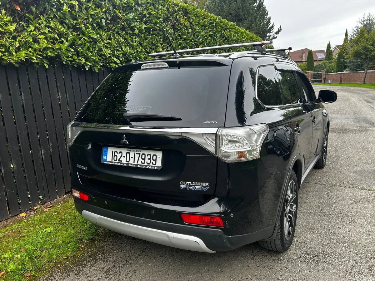 Mitsubishi Outlander SUV, Petrol Plug-in Hybrid, 2016, Black