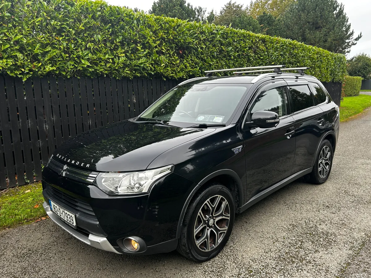 Mitsubishi Outlander SUV, Petrol Plug-in Hybrid, 2016, Black