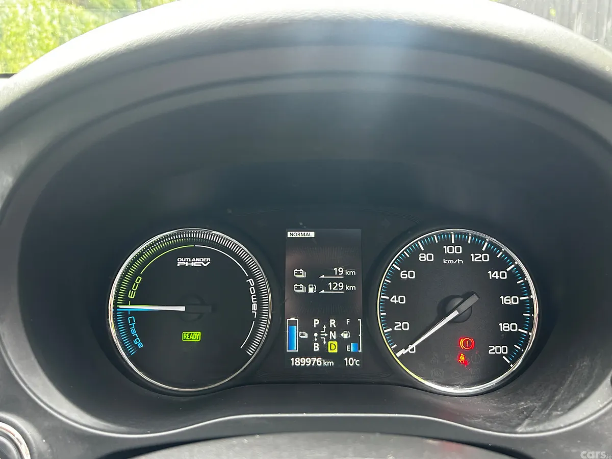 Mitsubishi Outlander SUV, Petrol Plug-in Hybrid, 2016, Black