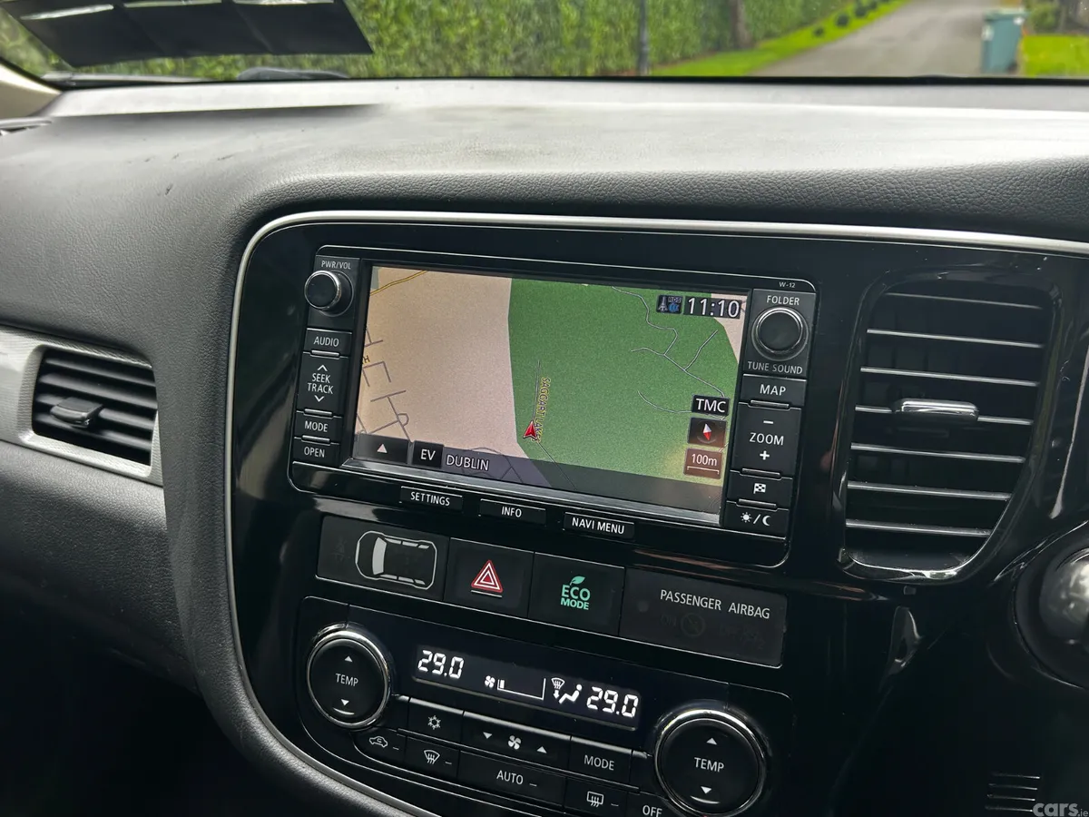 Mitsubishi Outlander SUV, Petrol Plug-in Hybrid, 2016, Black