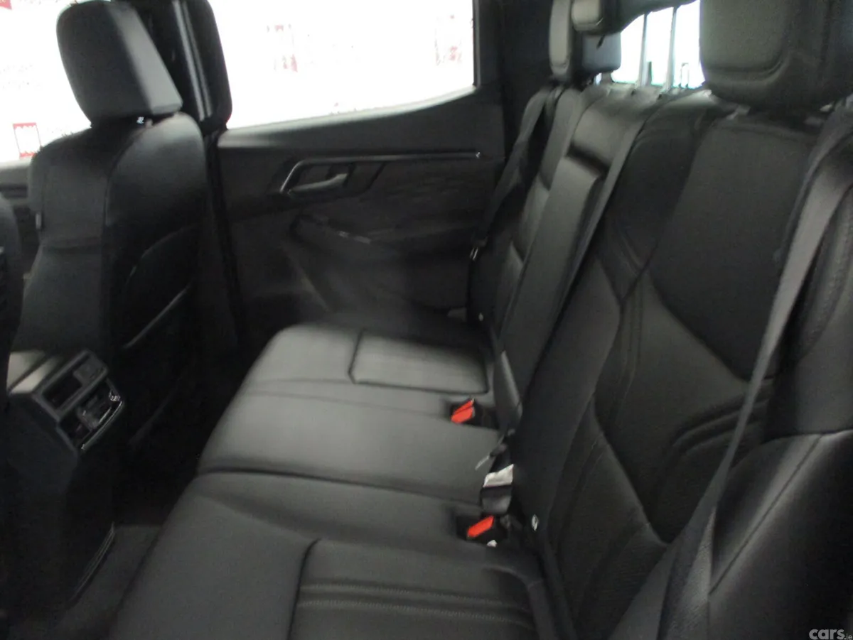 Isuzu D-Max Pick Up, Diesel, 2027, Grey