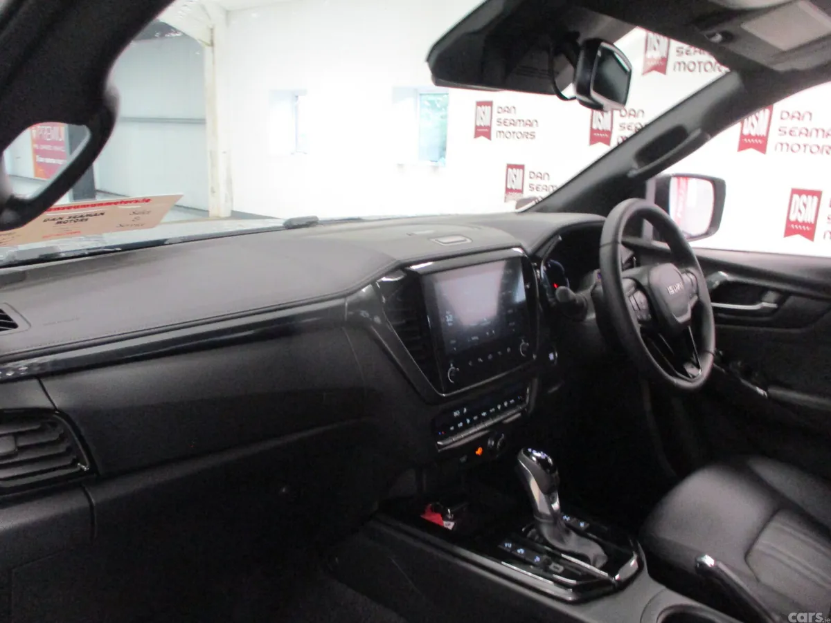 Isuzu D-Max Pick Up, Diesel, 2027, Grey