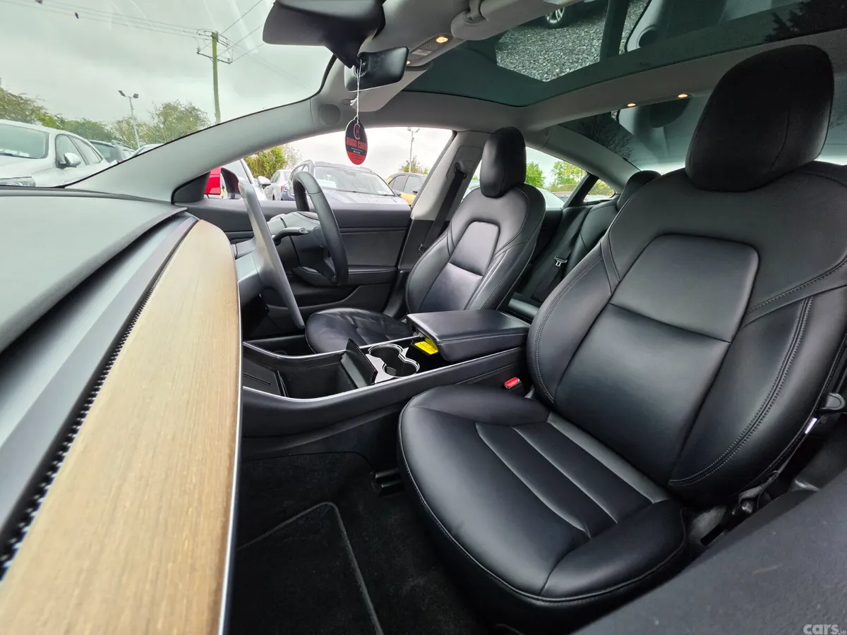 Tesla Model 3 Saloon, Electric, 2019, Red
