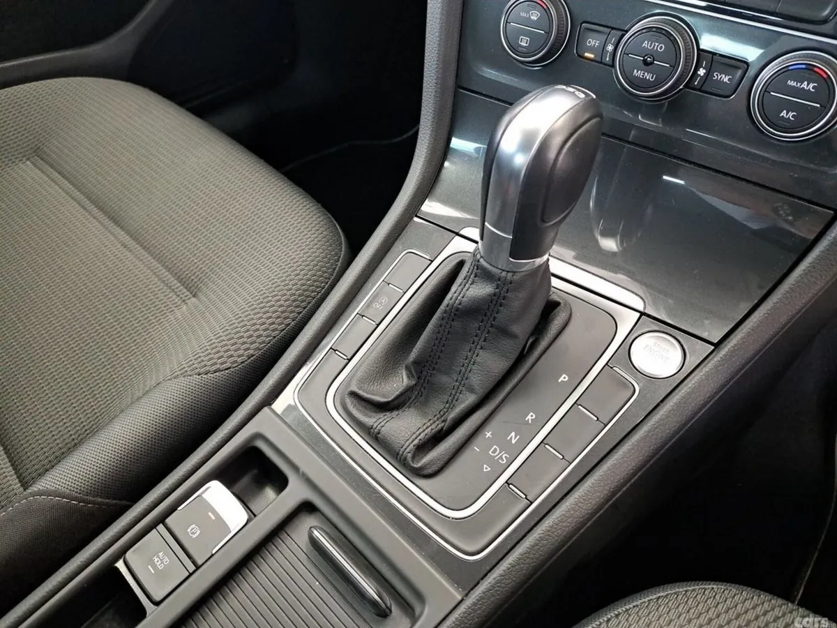 Volkswagen Golf Hatchback, Petrol, 2019, Silver