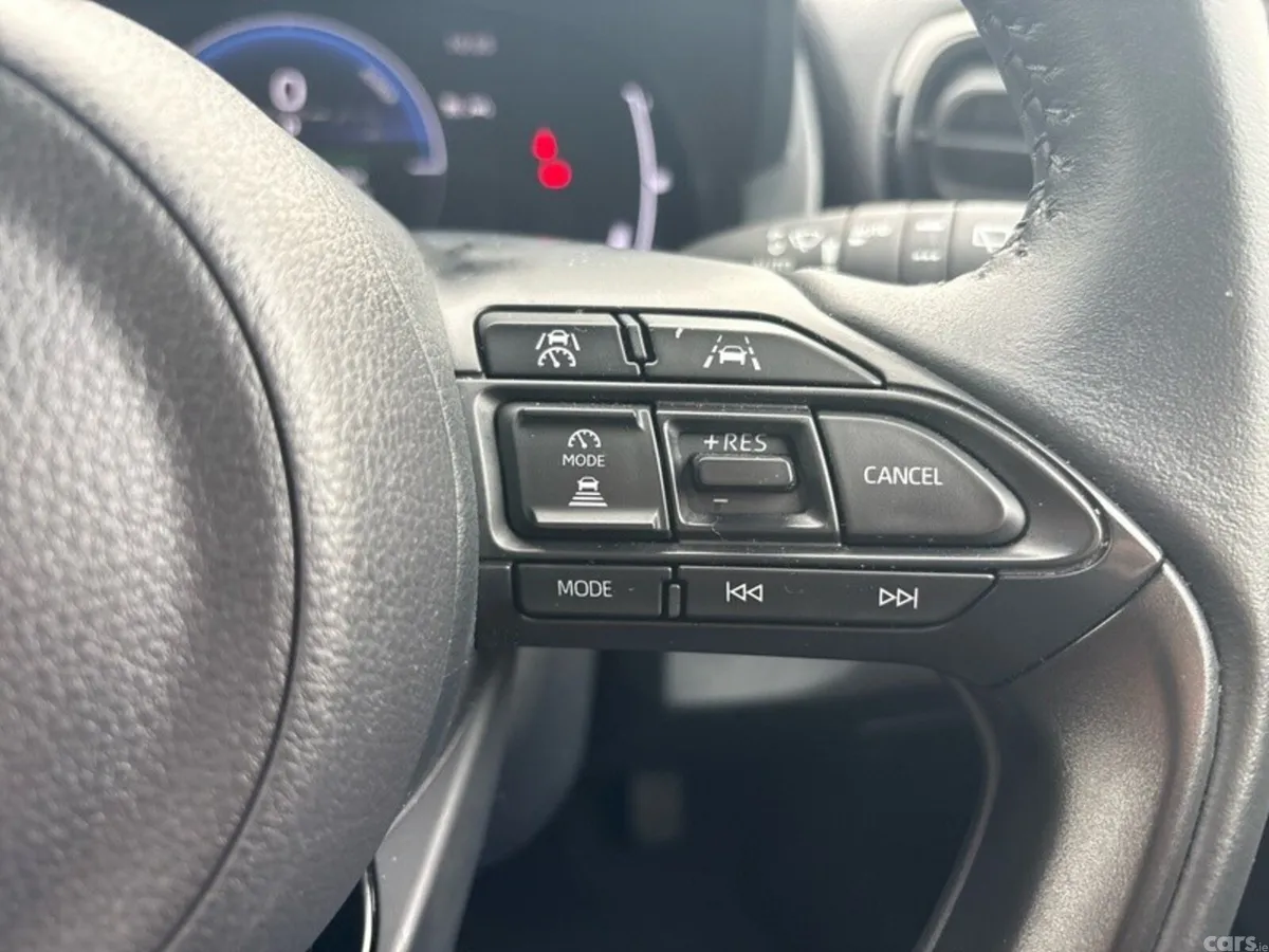 Toyota Yaris Cross SUV, Petrol Hybrid, 2026, Grey