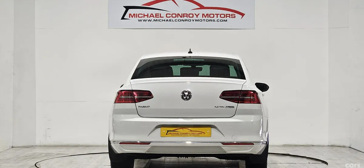 Volkswagen Passat Saloon, Diesel, 2017, White