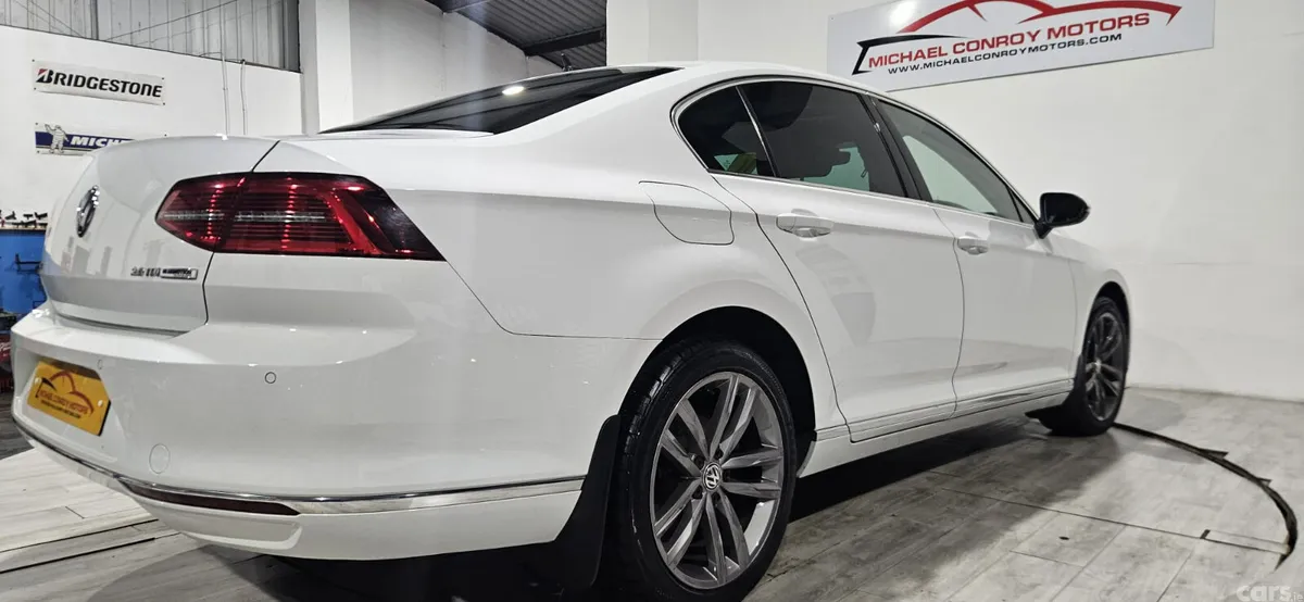 Volkswagen Passat Saloon, Diesel, 2017, White