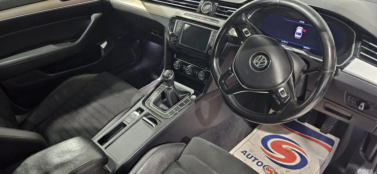 Volkswagen Passat Saloon, Diesel, 2017, White