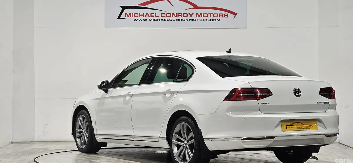 Volkswagen Passat Saloon, Diesel, 2017, White