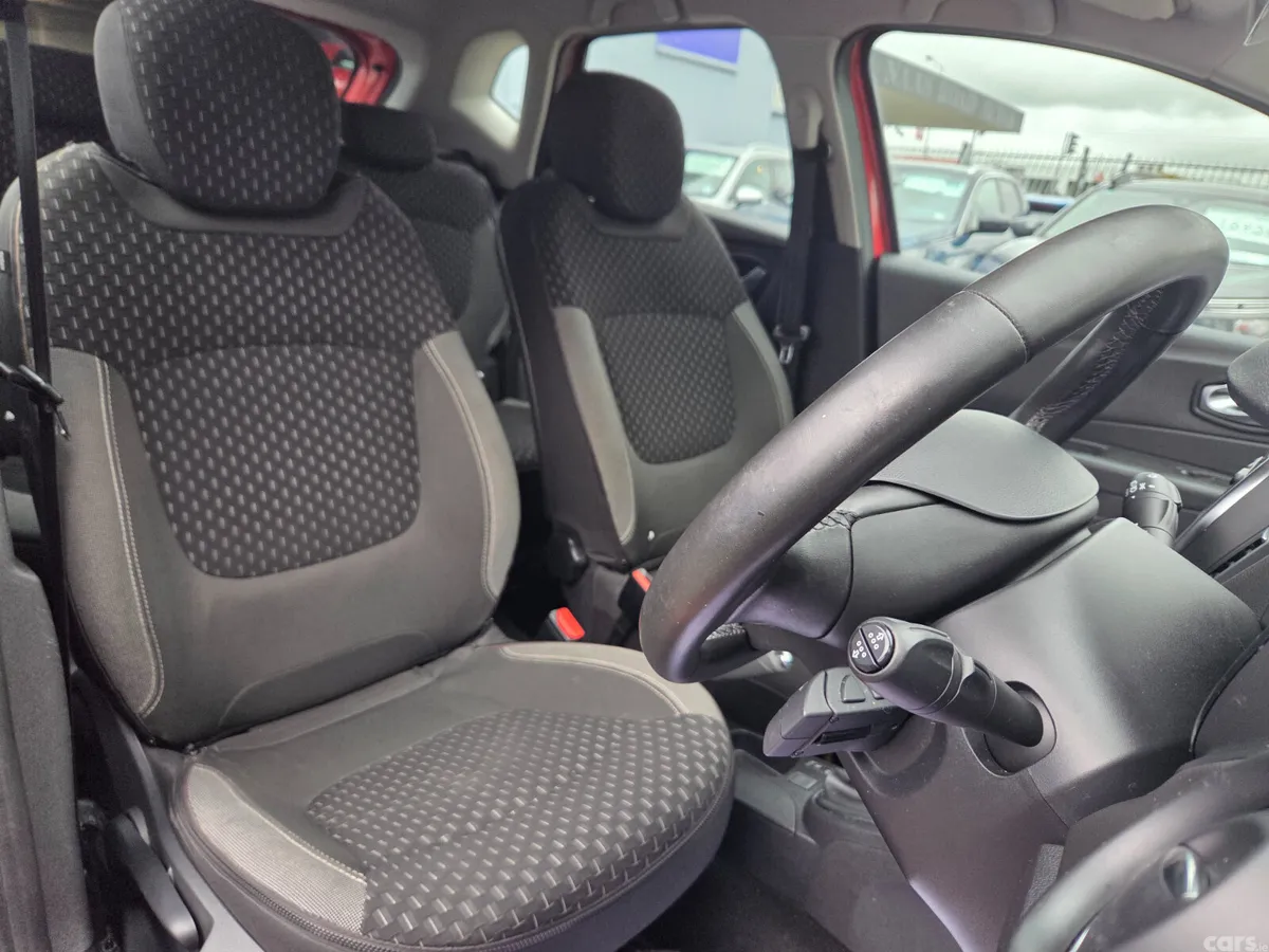 Renault Captur Hatchback, Petrol, 2018, Red