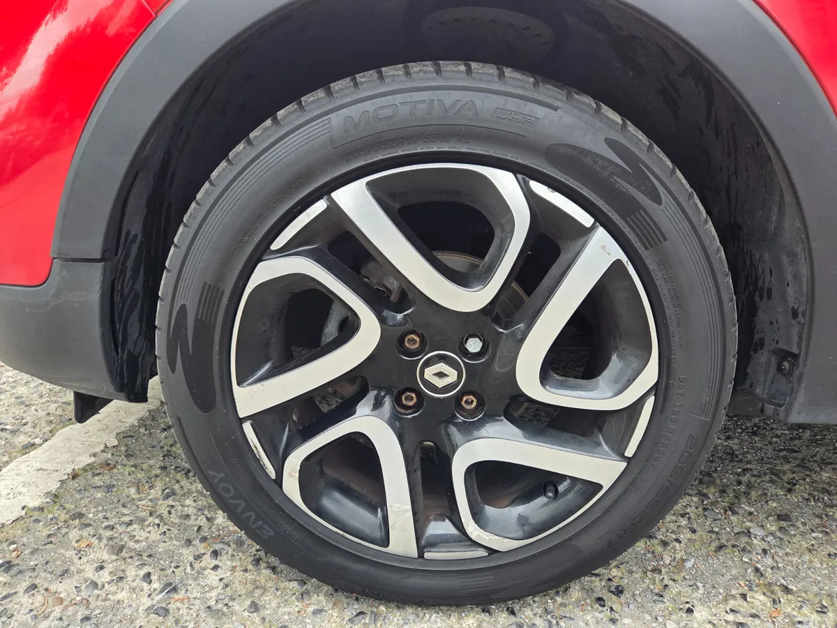 Renault Captur Hatchback, Petrol, 2018, Red