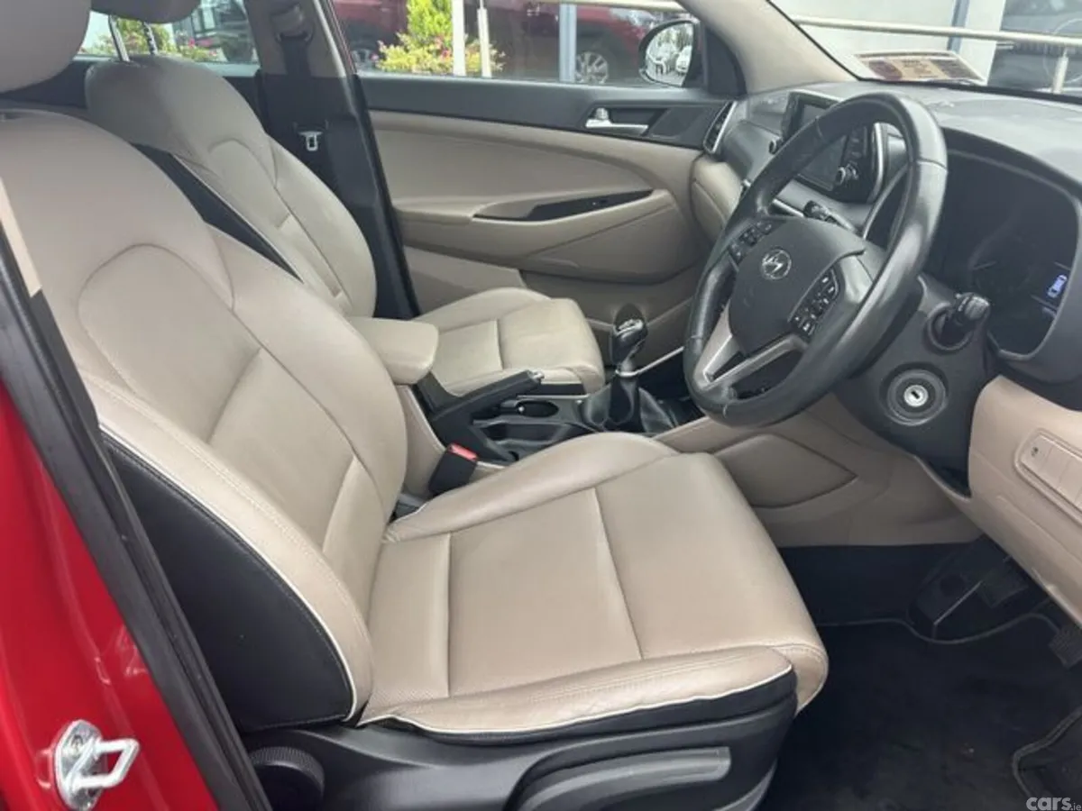 Hyundai Tucson MPV, Diesel, 2019, Red