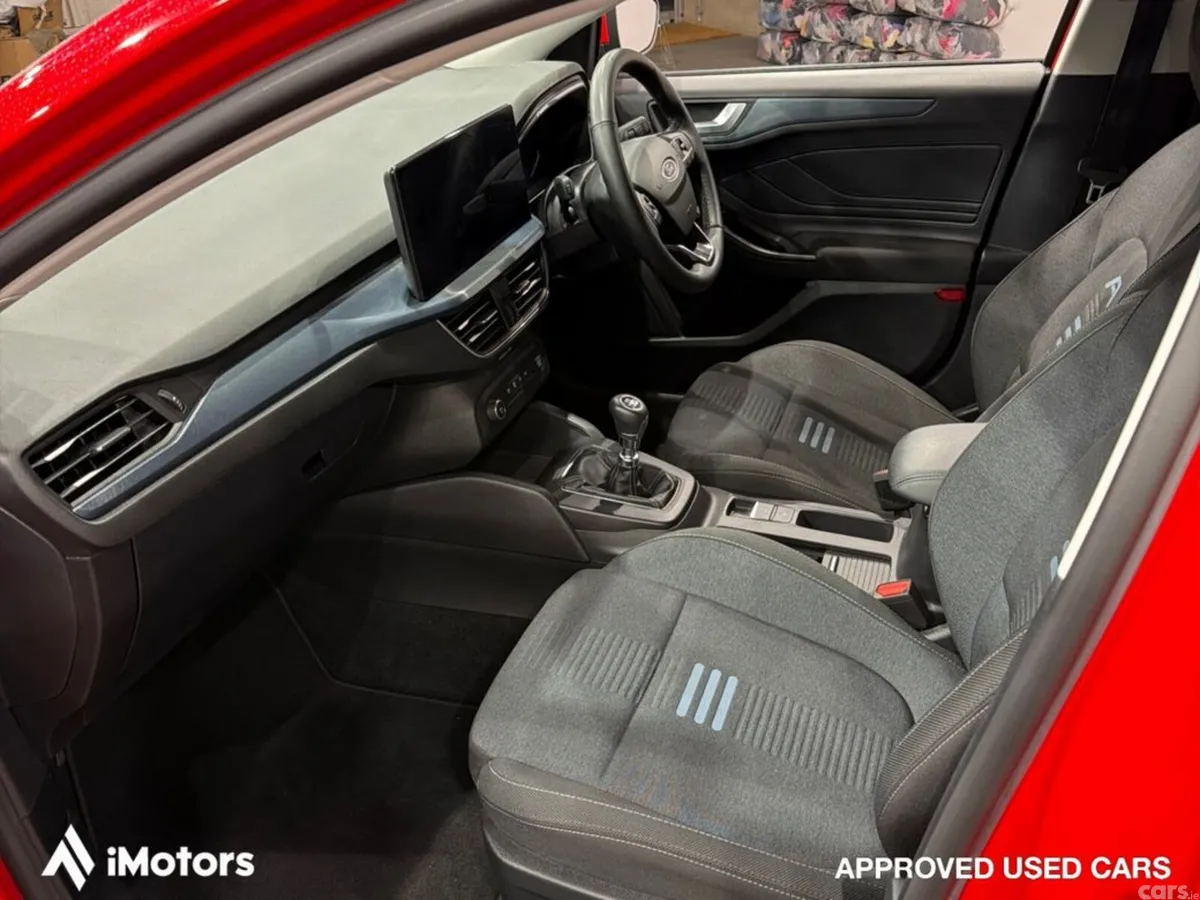 Ford Focus Hatchback, Petrol, 2024, Red