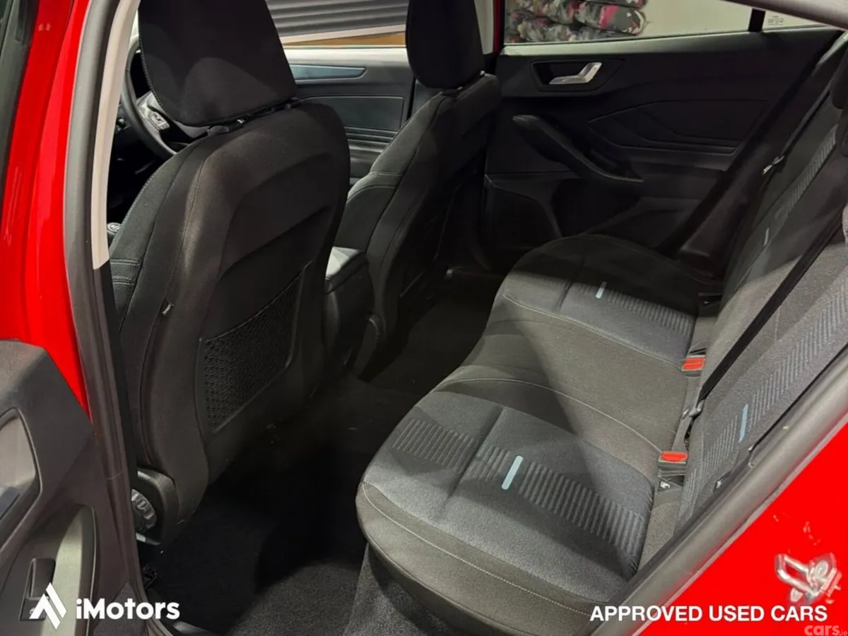 Ford Focus Hatchback, Petrol, 2024, Red