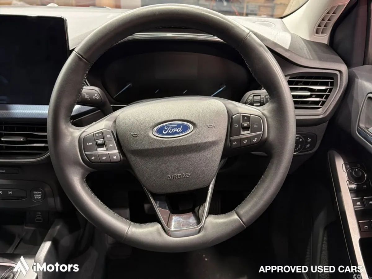 Ford Focus Hatchback, Petrol, 2024, Red