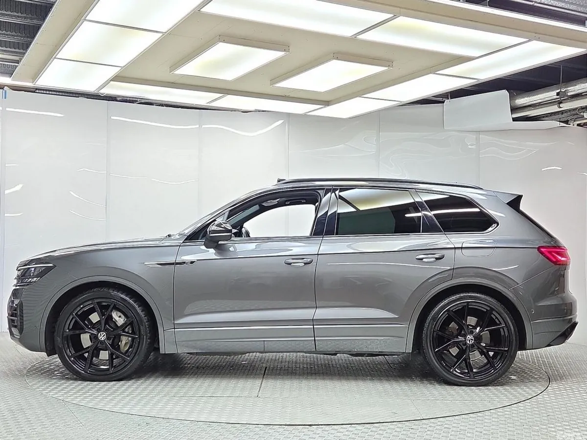 Volkswagen Touareg SUV, Petrol Plug-in Hybrid, 2023, Grey
