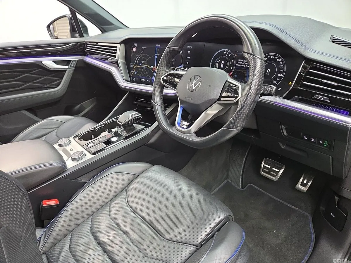 Volkswagen Touareg SUV, Petrol Plug-in Hybrid, 2023, Grey