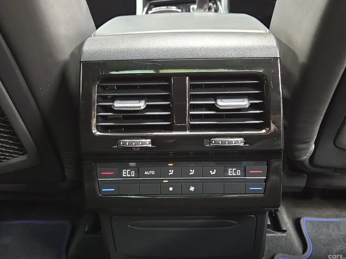 Volkswagen Touareg SUV, Petrol Plug-in Hybrid, 2023, Grey