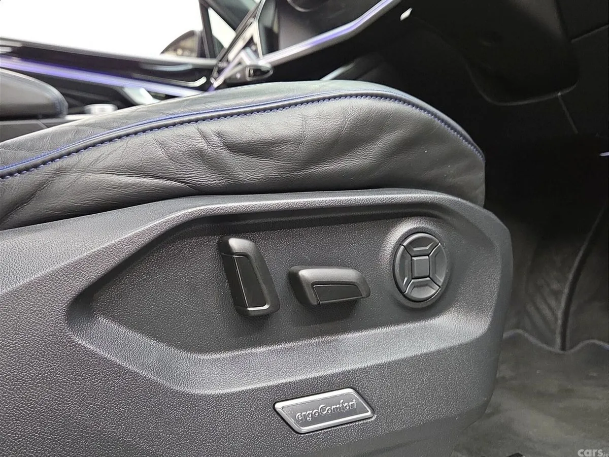 Volkswagen Touareg SUV, Petrol Plug-in Hybrid, 2023, Grey