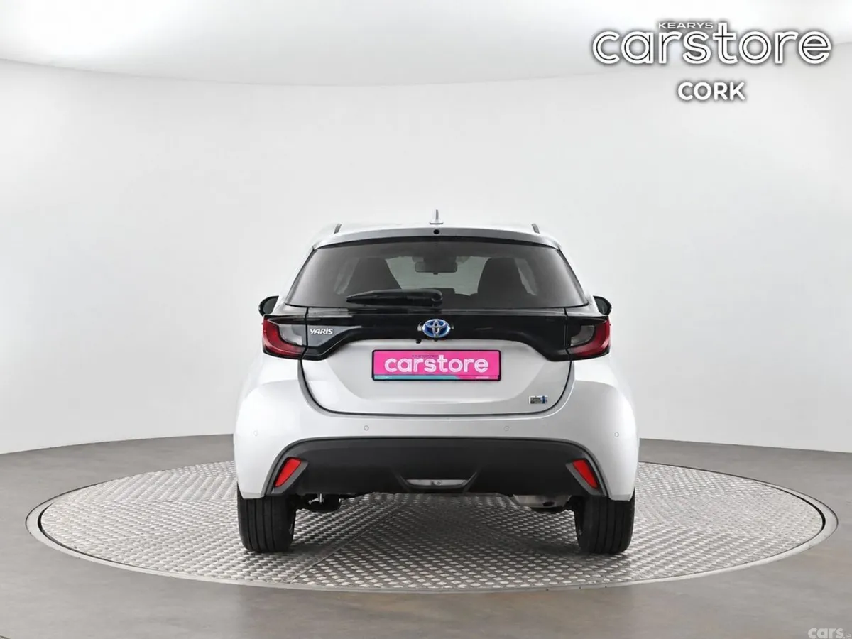 Toyota Yaris Hatchback, Petrol Hybrid, 2021, Silver