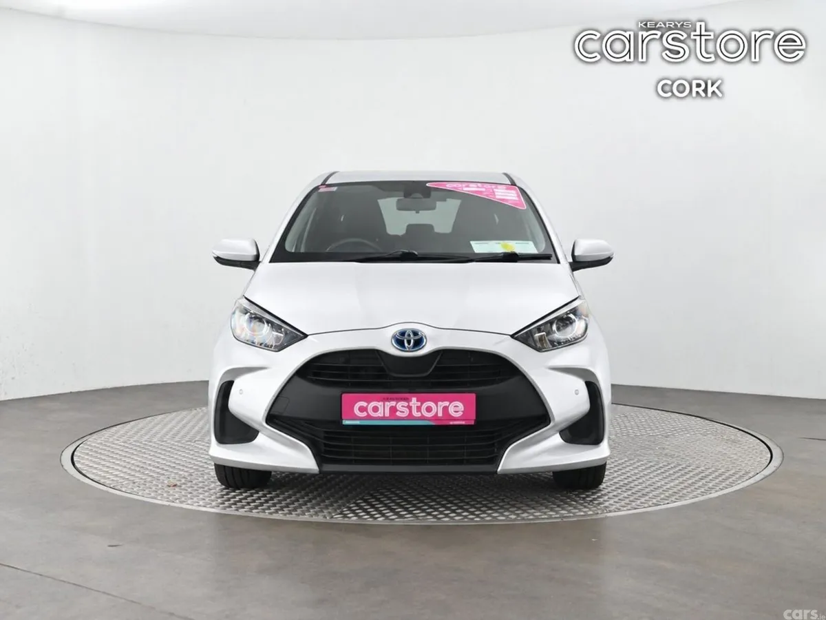Toyota Yaris Hatchback, Petrol Hybrid, 2021, Silver