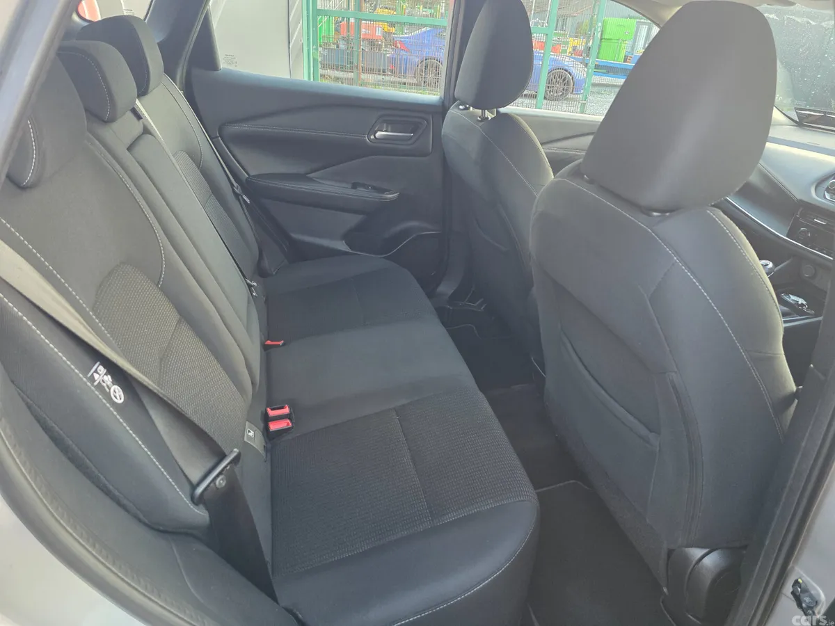 Nissan Qashqai MPV, Petrol, 2022, Grey