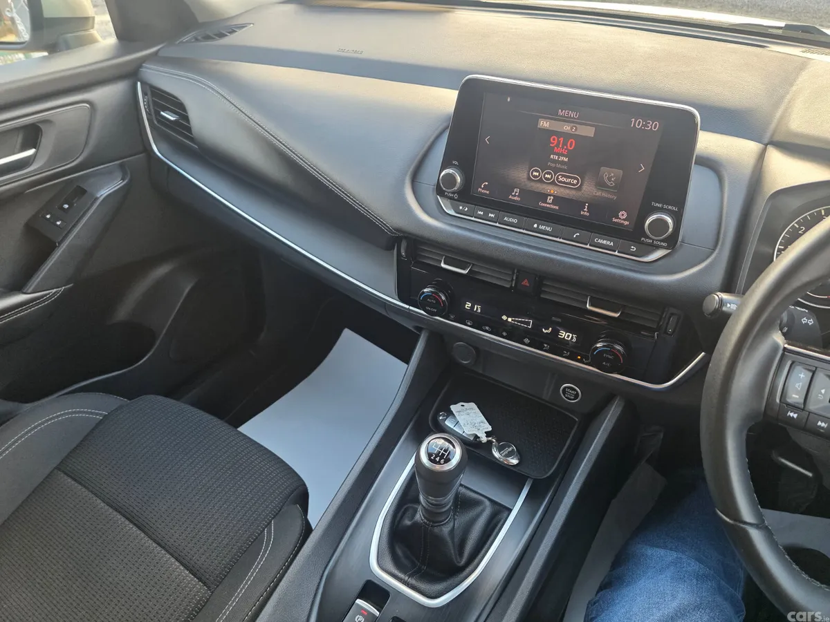 Nissan Qashqai MPV, Petrol, 2022, Grey