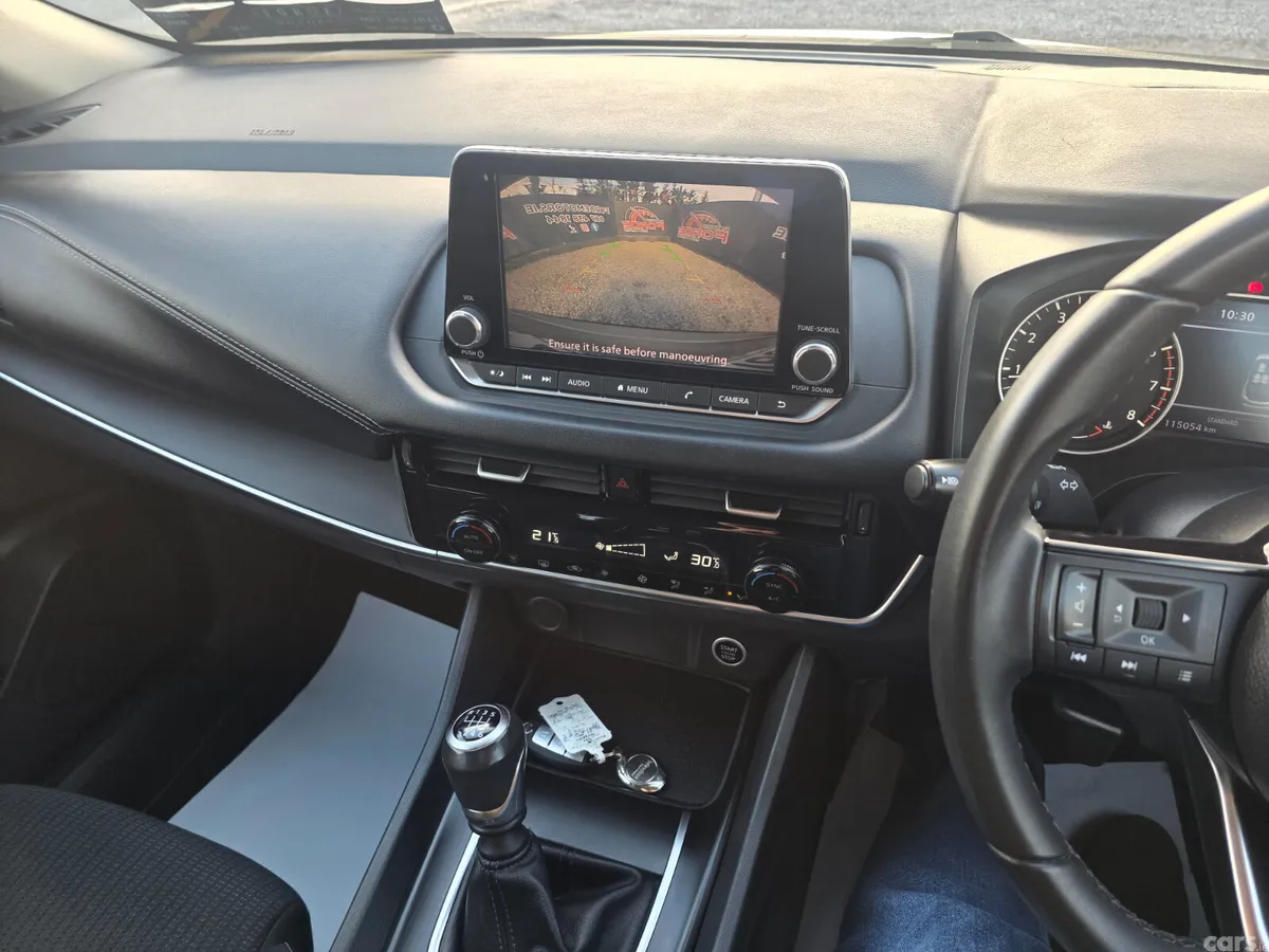Nissan Qashqai MPV, Petrol, 2022, Grey