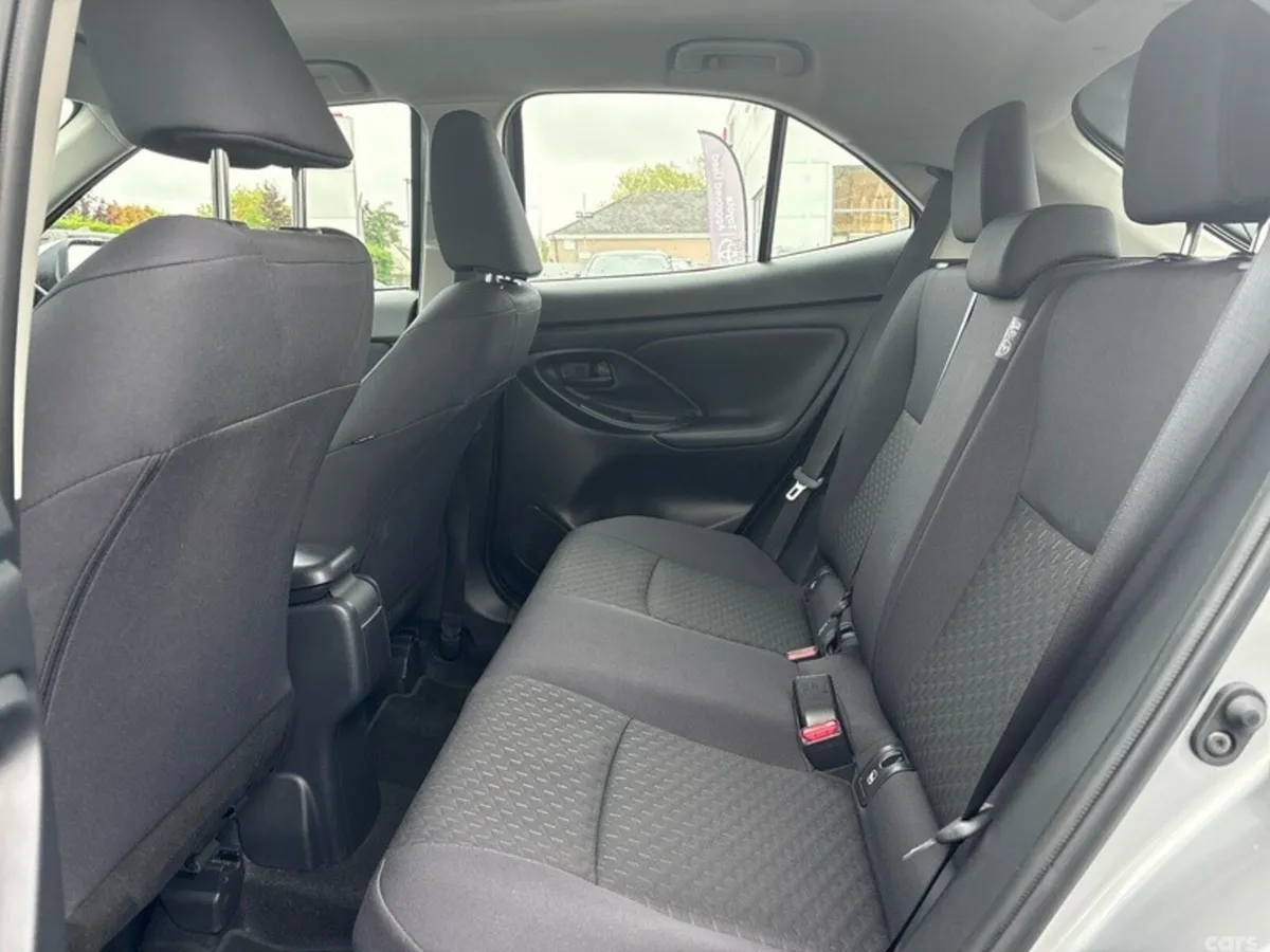 Toyota Yaris Cross Hatchback, Petrol Hybrid, 2026, Grey
