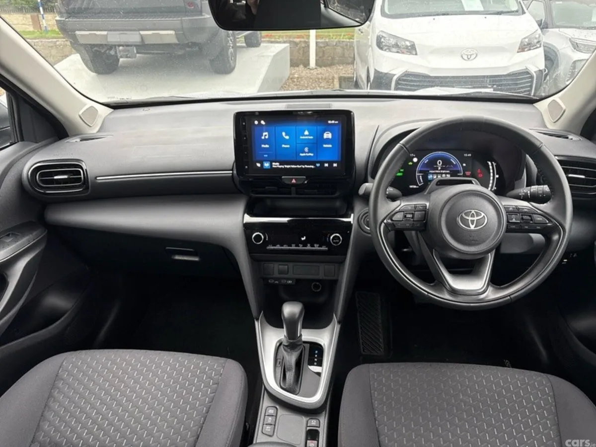 Toyota Yaris Cross Hatchback, Petrol Hybrid, 2026, Grey