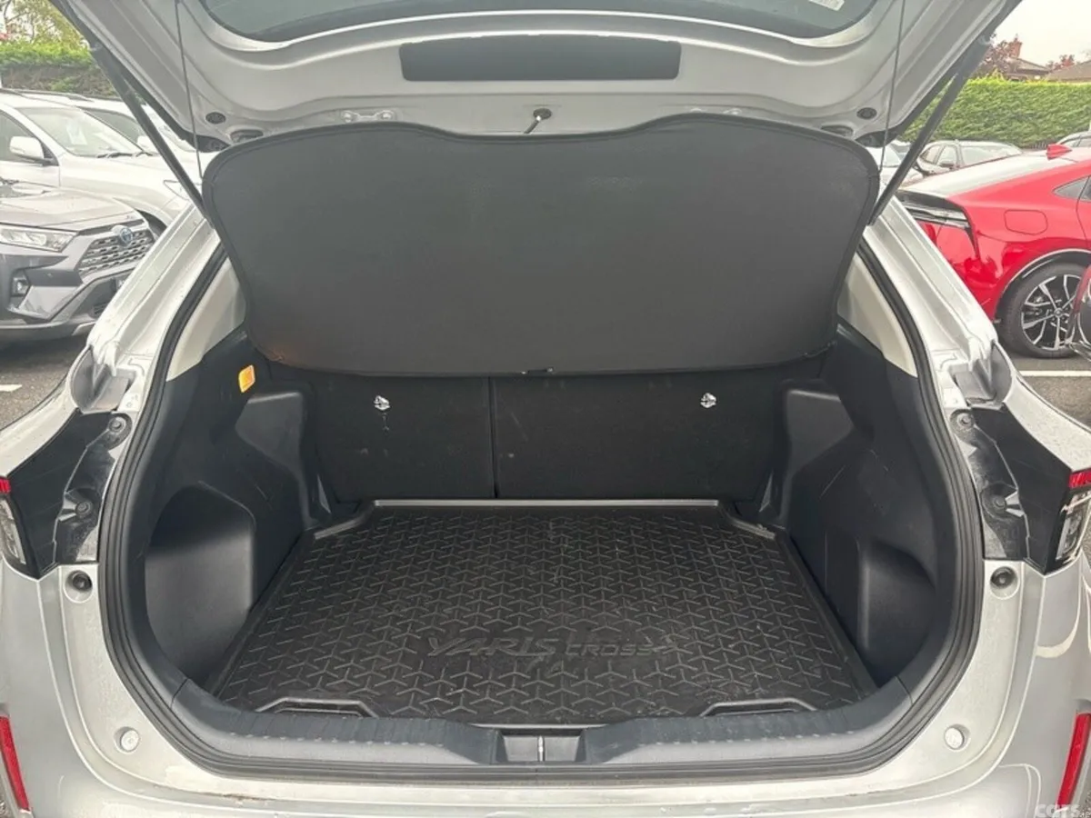 Toyota Yaris Cross Hatchback, Petrol Hybrid, 2026, Grey