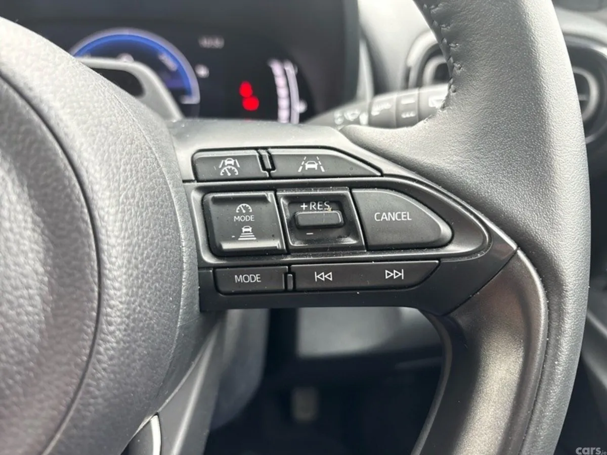 Toyota Yaris Cross Hatchback, Petrol Hybrid, 2026, Grey