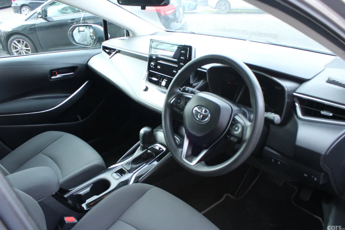 Toyota Corolla Saloon, Petrol Hybrid, 2019, Grey