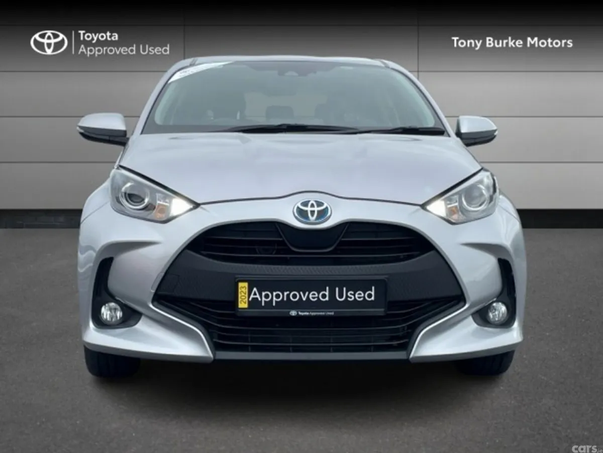 Toyota Yaris Hatchback, Petrol Hybrid, 2023, Silver