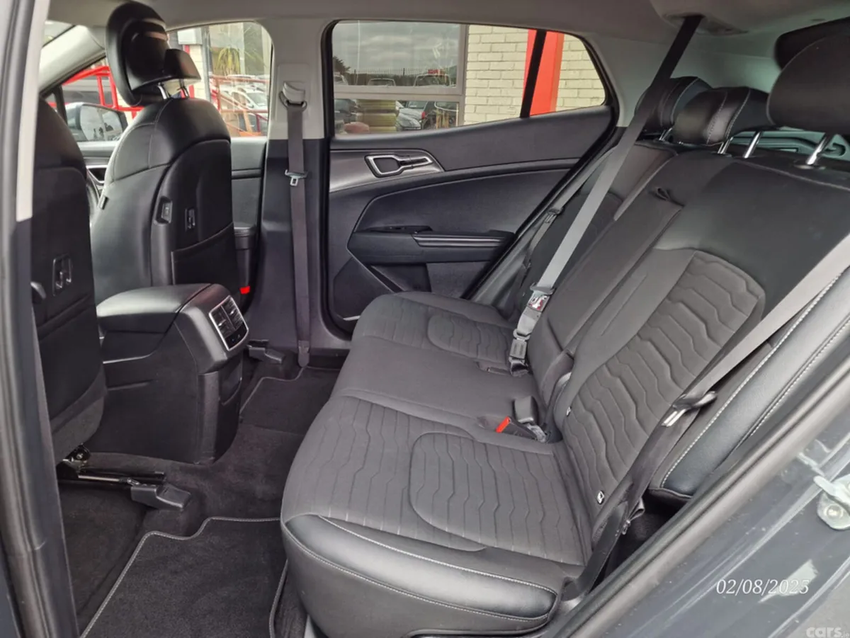 Kia Sportage MPV, Diesel, 2022, Grey