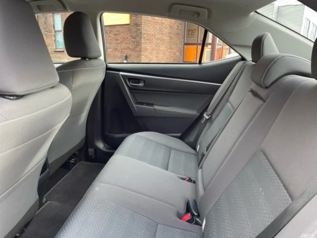 Toyota Corolla Saloon, Petrol, 2018, Grey