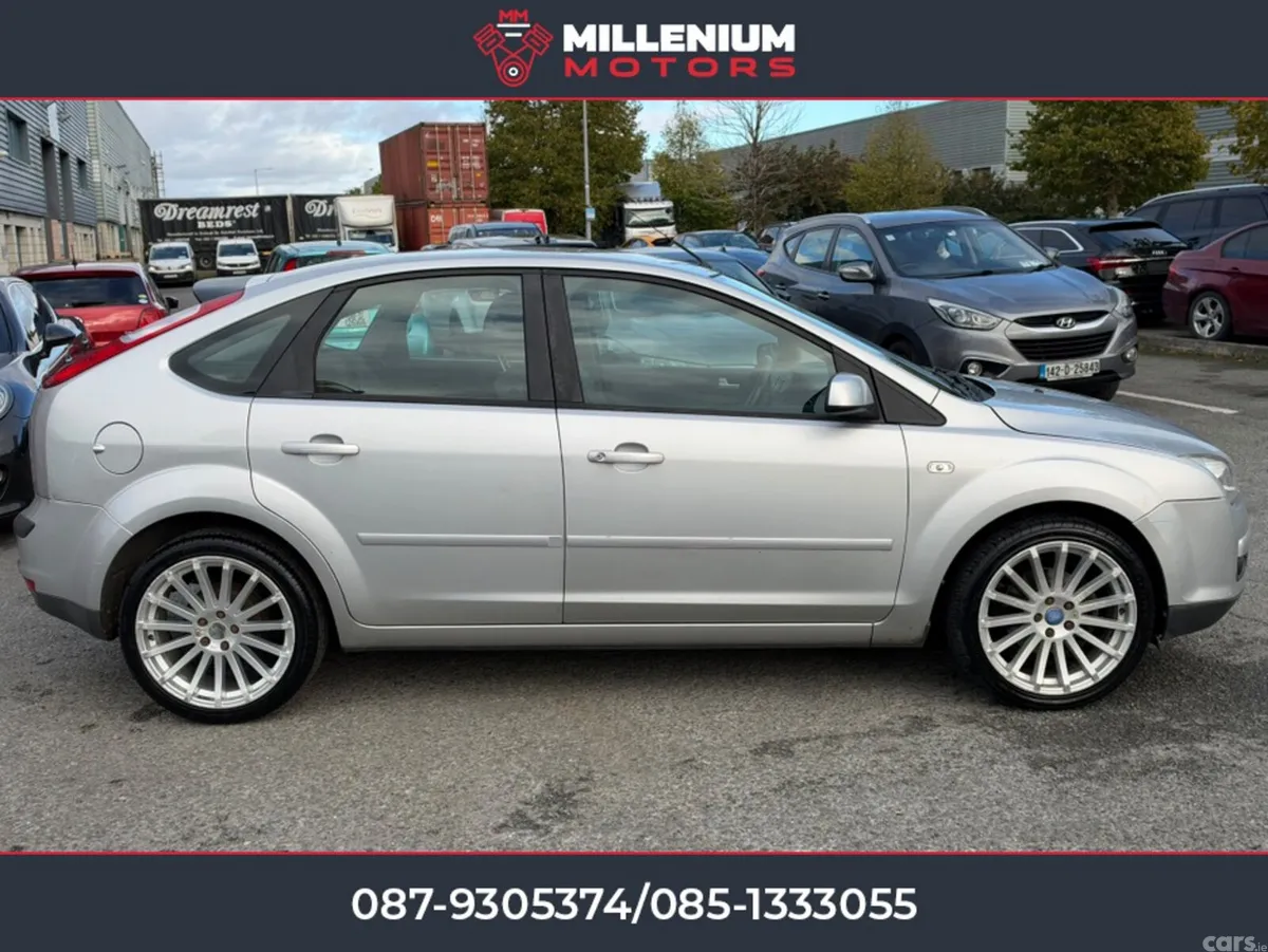 Ford Focus Hatchback, Petrol, 2008, Silver