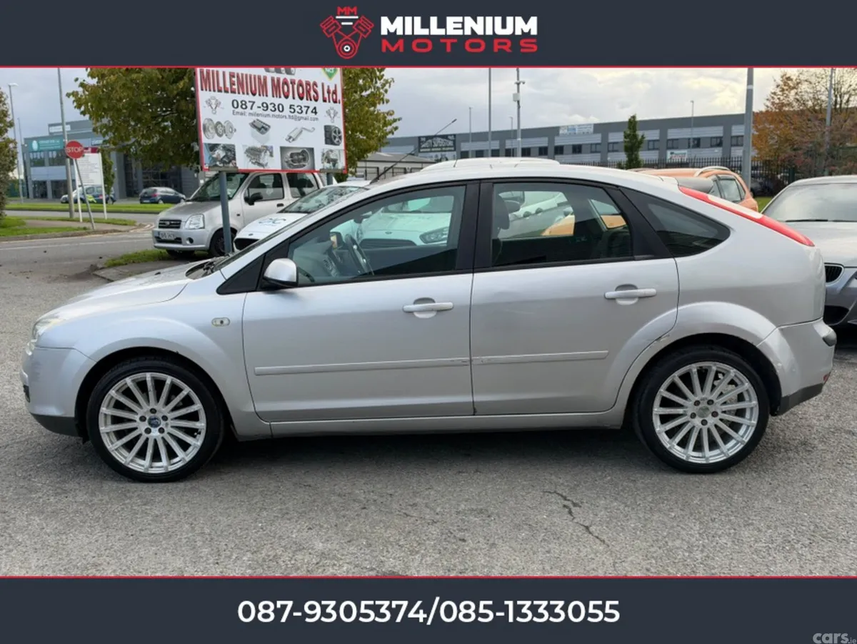 Ford Focus Hatchback, Petrol, 2008, Silver
