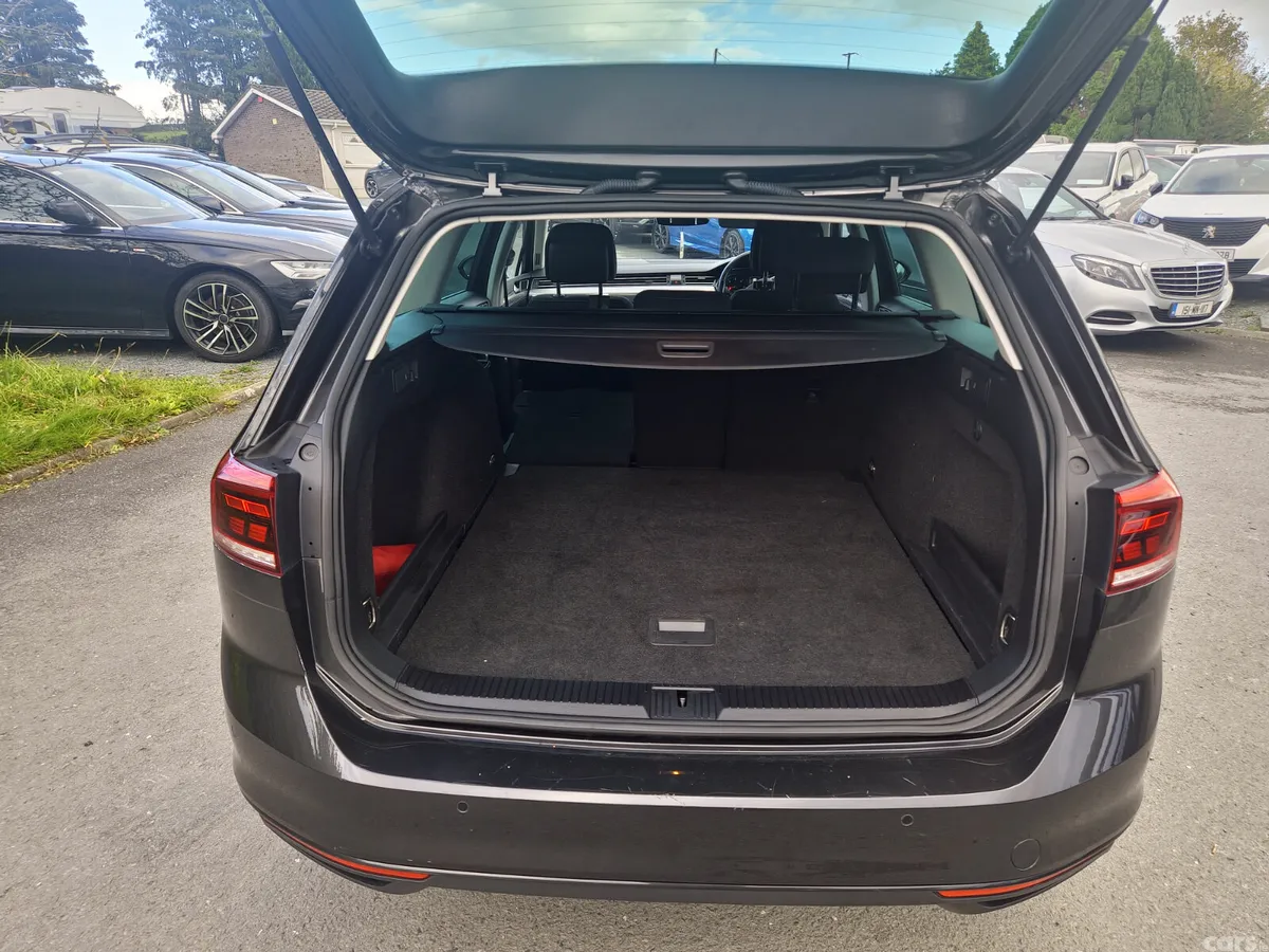 Volkswagen Passat Estate, Diesel, 2022, Grey