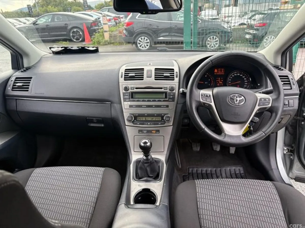 Toyota Avensis Saloon, Diesel, 2011, Grey