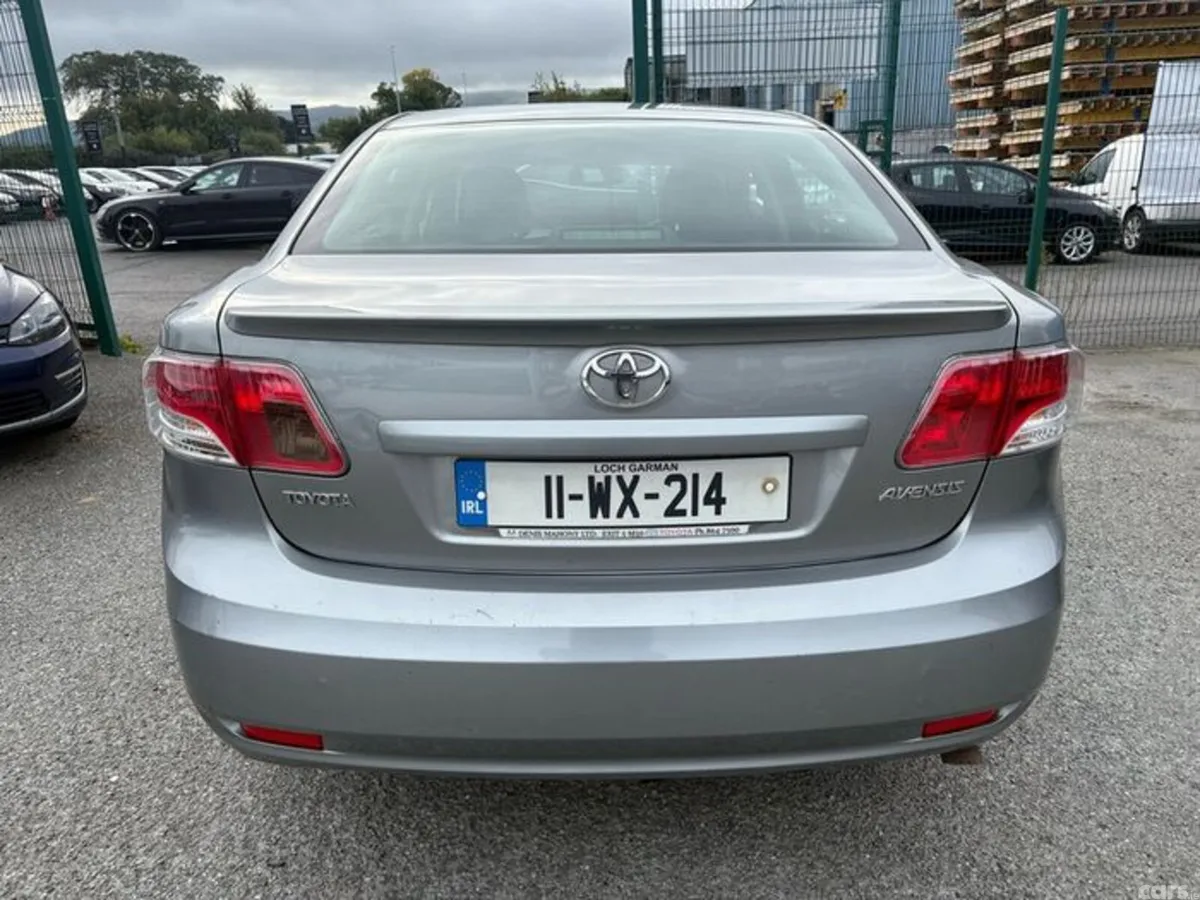 Toyota Avensis Saloon, Diesel, 2011, Grey