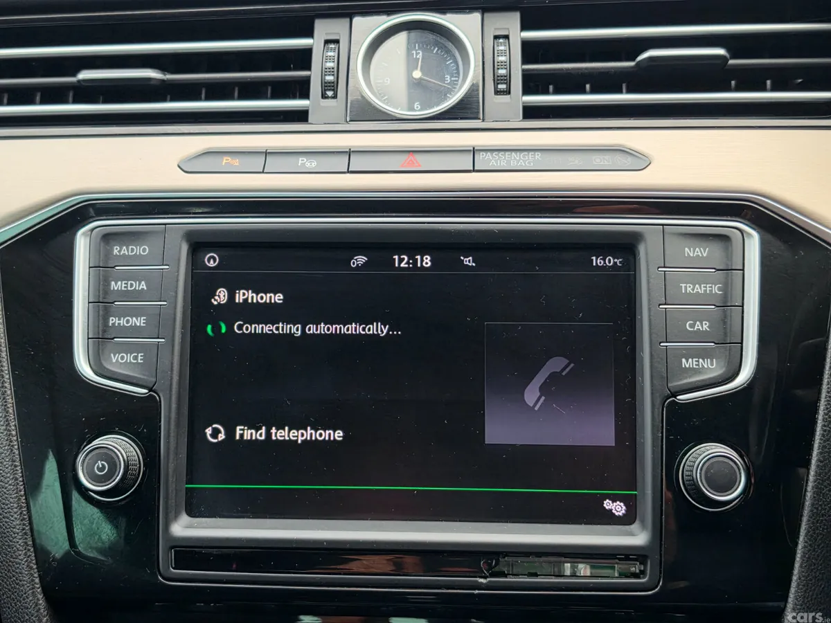 Volkswagen Passat Saloon, Diesel, 2016, White