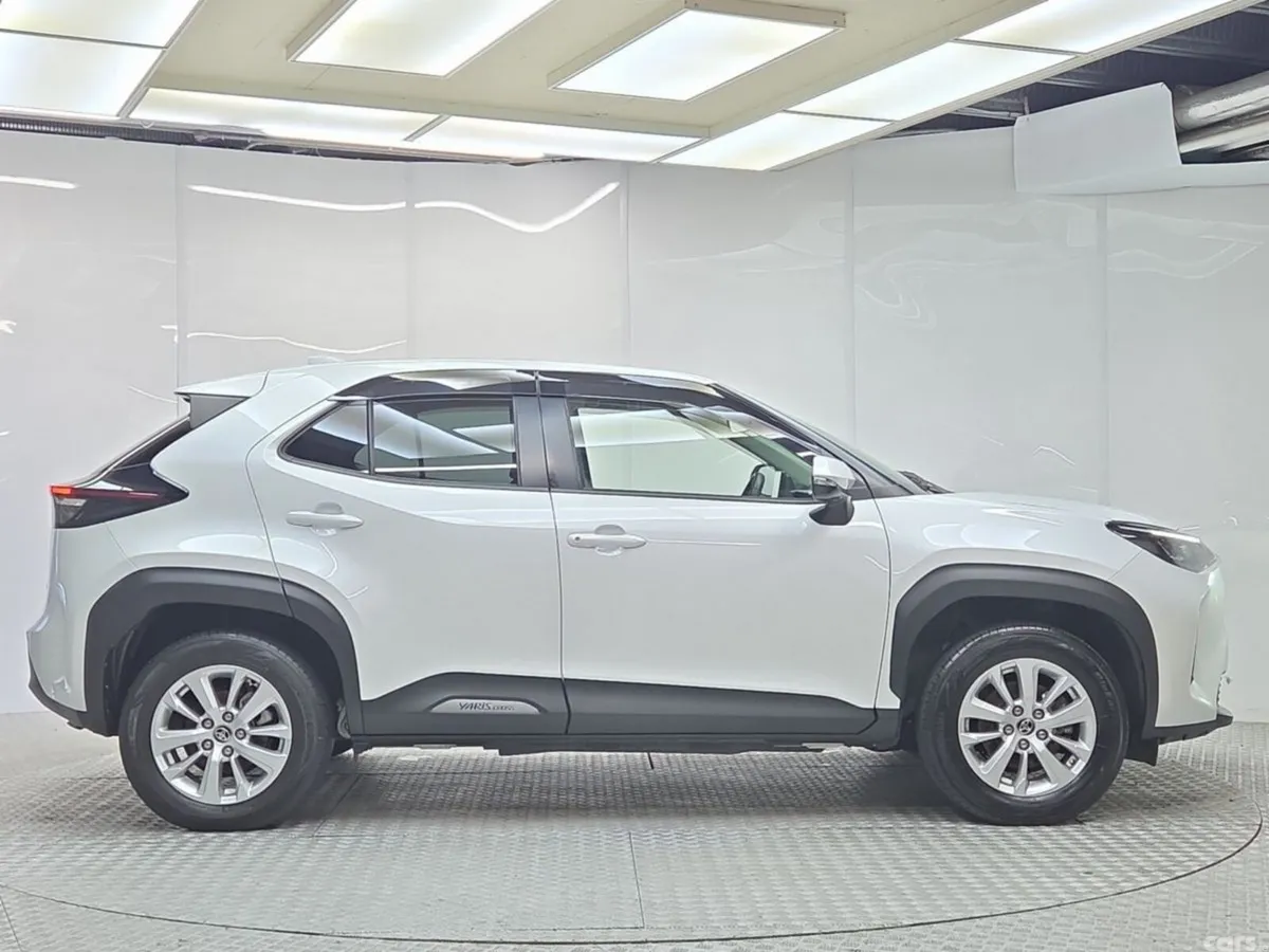 Toyota Yaris Cross SUV, Petrol Hybrid, 2023, White